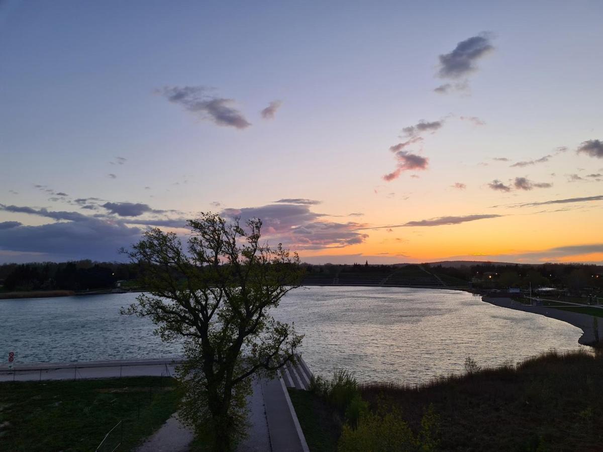 Lakeside Provence - Appartement 4 Etoiles Face Au Lac De 蒙特 外观 照片